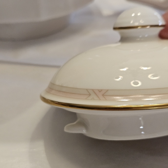 "Imperial Blossom" teapot by Noritake. - Picture 12 of 16